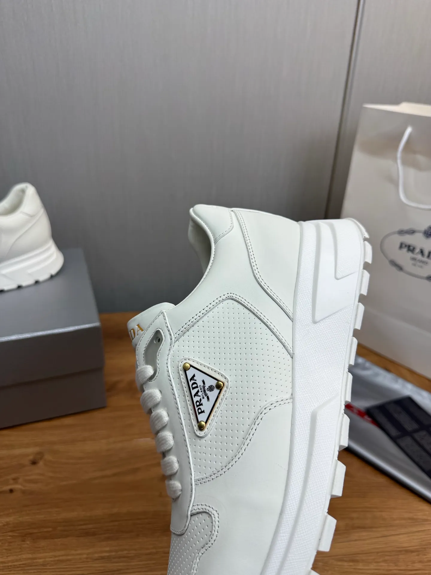 Men's shoes 💰580💰 [PRADA] Men's shoes are popular in the counter, official website is synchronized, 1 high-quality shipment ✔️Original cowhide punching + cowhide lining, 1🆚1 replica, original sole, 38-45 (45 customized, non-refundable)